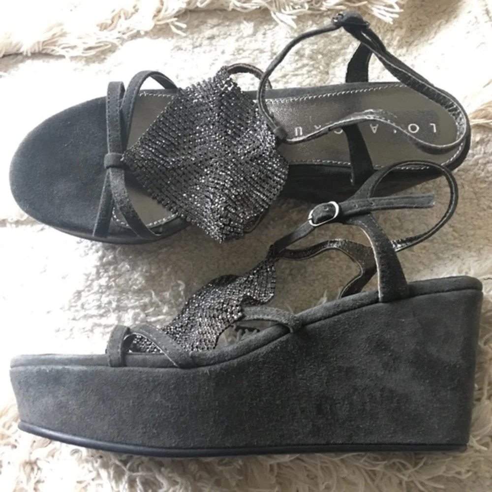 New NWOT Lola Cruz Crystal Mesh Rhinestone Suede Platform Wedge Formal Sandal